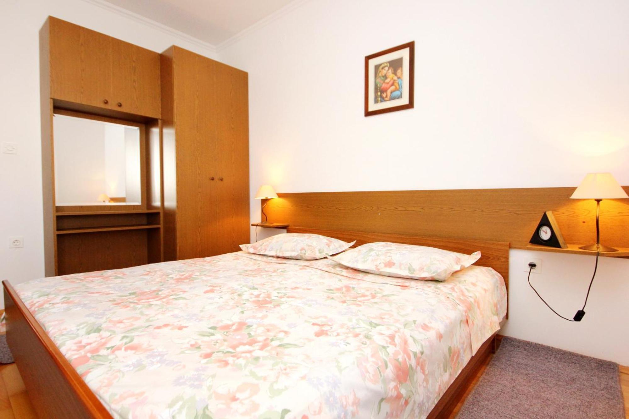 Apartments By The Sea Sevid, Trogir - 9468 Номер фото